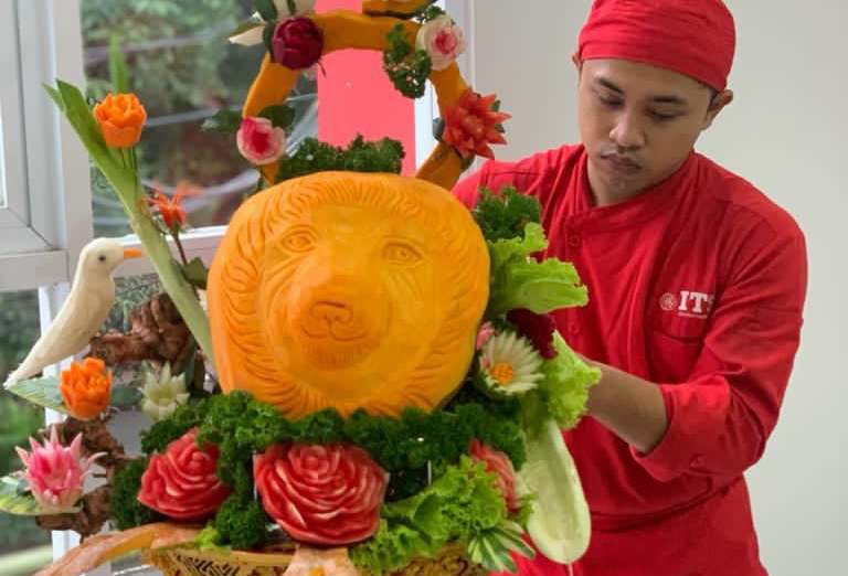 Ekstrakurikuler – FRUIT CARVING 1 Ekstrakurikuler – FRUIT CARVING 1
