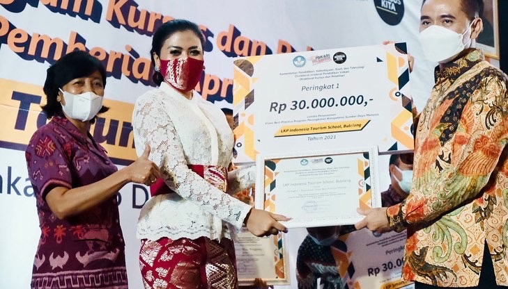 CA675C8C-4533-43C5-BDB7-87250D698040